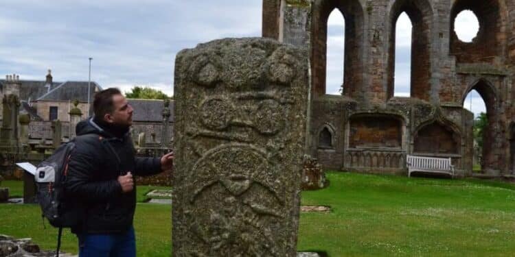 Tumba picta en una localidad llamada Saint Andrews