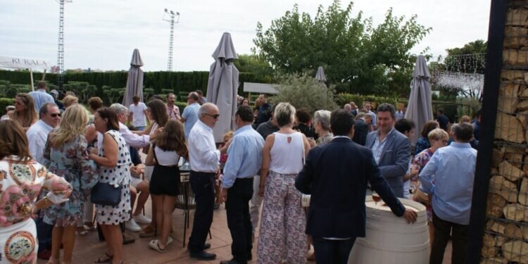 El Gremio de Panaderos y Pasteleros de Valencia celebra la comida de hermandad gremial para reunir agremiados, familias y colaboradores tras dos años sin celebración