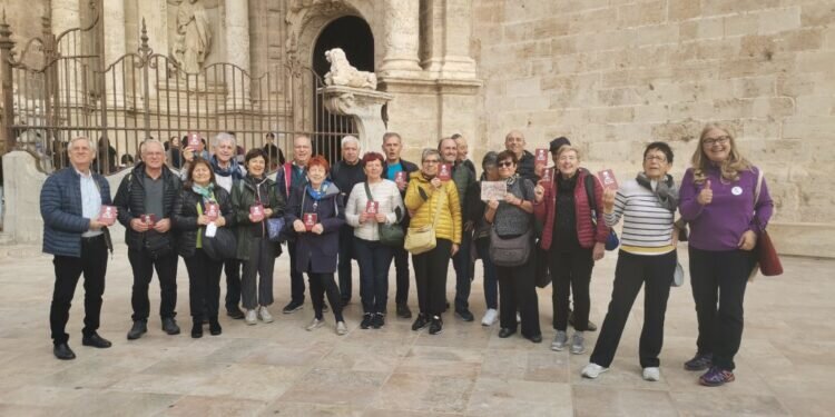 Primer grupo de peregrinos internacionales del Camino del Santo Grial procedentes de Italia