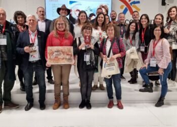 Reyes Maroto, Ministra de Turismo apoya en FITUR el Camino del Santo Grial como Itinerario Cultural Europeo