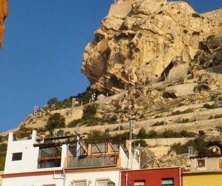 El castillo de Santa Bárbara (Alicante) una historia bastante trágica