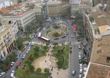 Los secretos de la Plaza de la Reina en Valencia: historia y curiosidades.