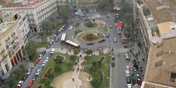 Los secretos de la Plaza de la Reina en Valencia: historia y curiosidades.