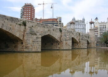 El Puente del Mar (Valencia): una joya arquitectónica de la ciudad con mucha historia.