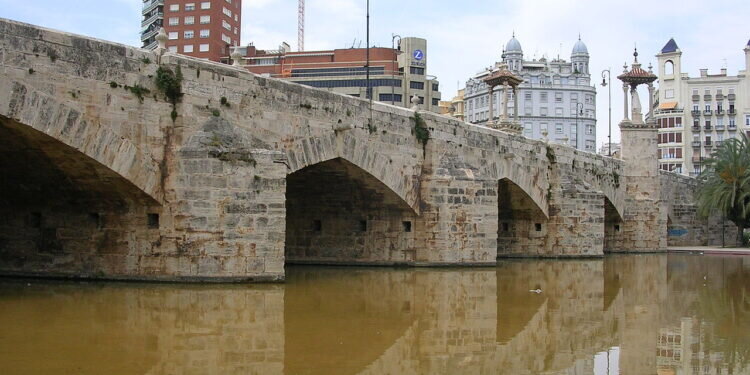 El Puente del Mar (Valencia): una joya arquitectónica de la ciudad con mucha historia.