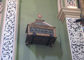 El sepulcro de Constanza y la Capilla de Santa Bárbara en San Juan del Hospital de Valencia