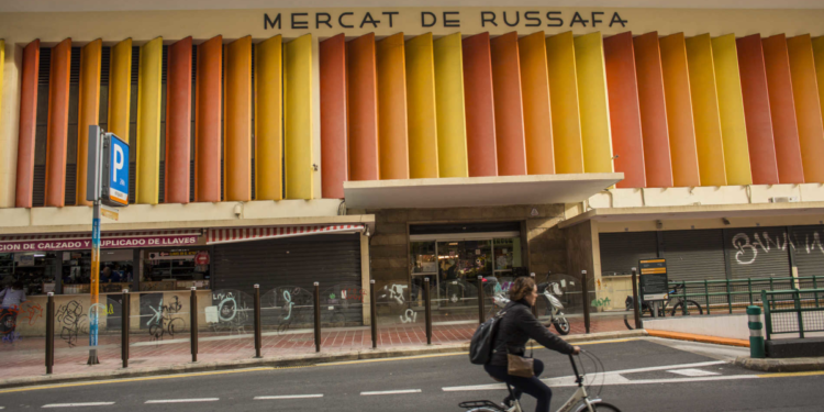 Historia y evolución del Mercado Municipal de La Plaza Rojas Clemente en Valencia