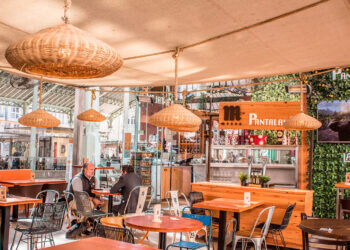 Mercado de Colón: una joya arquitectónica y gastronómica en el centro de Valencia