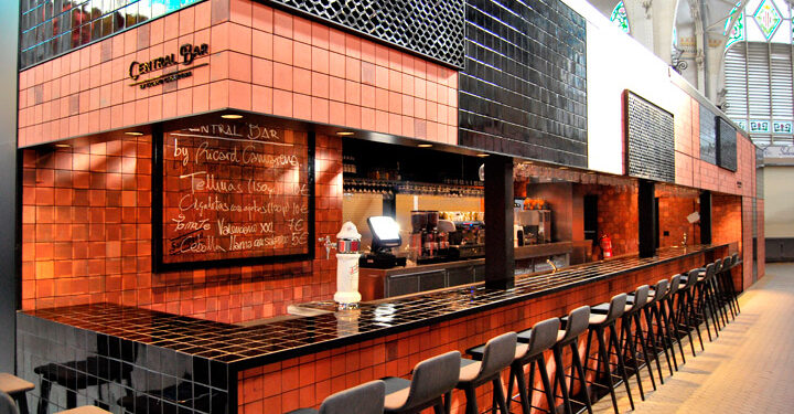 La Central Bar de Ricard Camarena: sabores únicos en un espacio excepcional