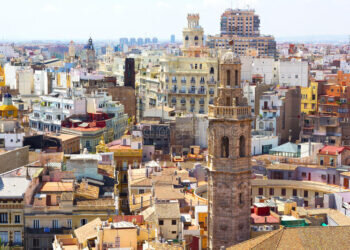 Los secretos de la Torre de Santa Catalina, una de las torres más antiguas de Valencia.