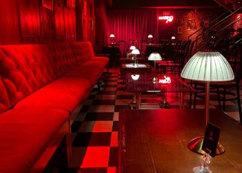 Abre sus puertas Marino, un antiguo mirador de barcos del Cabanyal reconvertido en un club de jazz inspirado en los años cincuenta