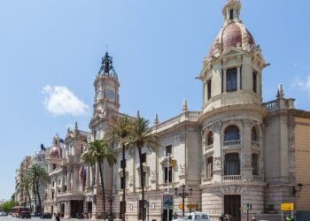 Francisco Mora: la trayectoria de un arquitecto modernista y neogótico en Valencia