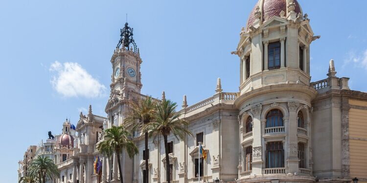 Francisco Mora: la trayectoria de un arquitecto modernista y neogótico en Valencia