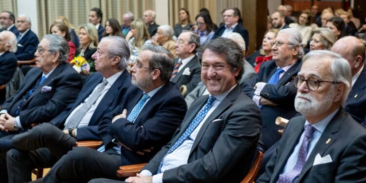 El Casino de Agricultura termina abril con opera, maternidad subrogada y dirá adiós a Segrelles