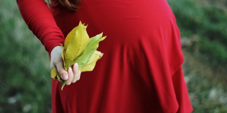 Las nueve vueltas a la Catedral de Valencia: una tradición para proteger a madre e hijo en el parto