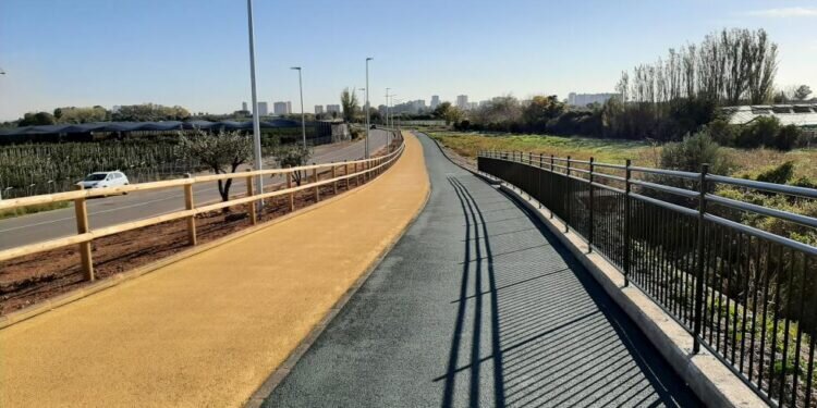 La Generalitat adjudica las obras de la pasarela ciclopeatonal sobre la V-21 entre la Pobla de Farnals y la playa