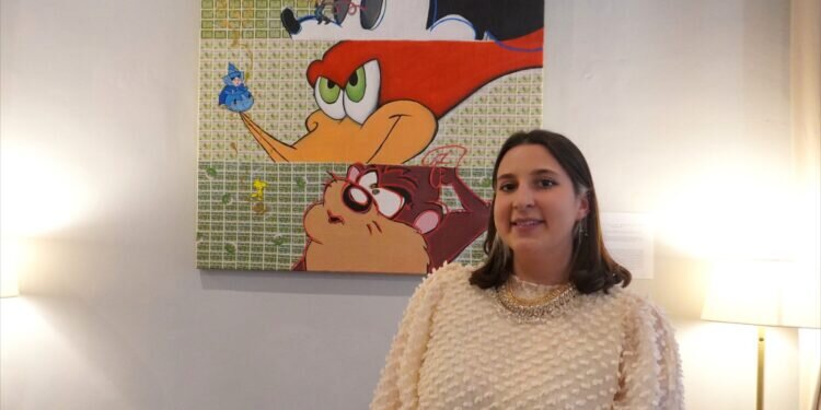 Casino de Agricultura recibe la muestra de Carlota Ciovini que une el pasado de los sellos con el presente de los dibujos animados