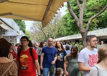 La 58ª Feria del Libro de Valencia supera el millón de euros en ventas en una edición de récords