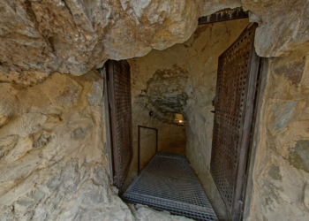 Descubriendo el pasado oculto: El refugio anti-aéreo de la calle Solanas en Villar del Arzobispo