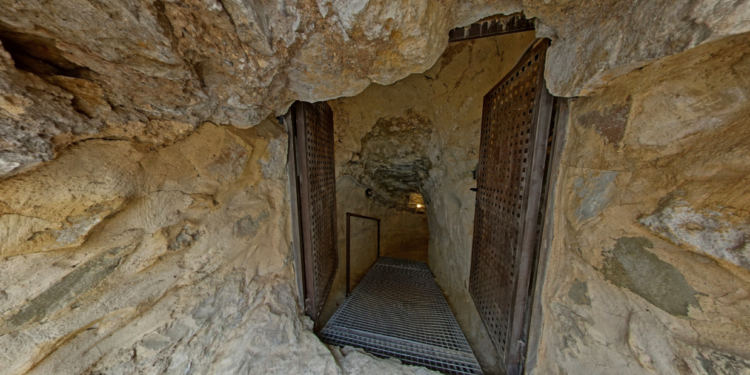 Descubriendo el pasado oculto: El refugio anti-aéreo de la calle Solanas en Villar del Arzobispo
