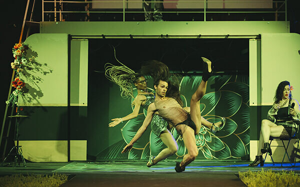 Teatro, fiesta y reivindicación LGTBIQ+ en la vuelta de La caravana de les flors del 8 al 18 de junio al claustro de San Miguel de los Reyes