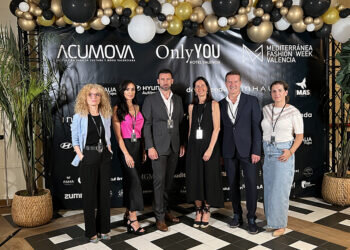 Arte y moda en la presentación de ACUMOVA, Asociación para la promoción de la moda y cultura valenciana