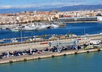 El Puerto de Valencia Ofrece Recorridos Gratuitos para Conocer sus Instalaciones y Servicios