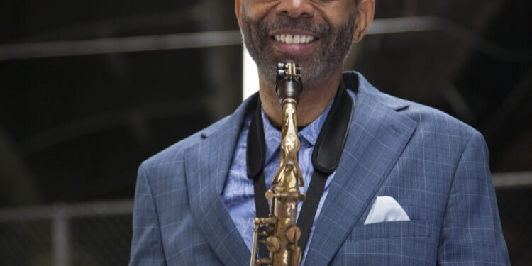 El saxofonista Kenny Garrett cierra el Festival de Jazz con un homenaje a los ancestros y los referentes musicales