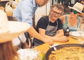 Quique Dacosta, comparte valiosos consejos para hacer un sofrito perfecto y lograr una paella excepcional
