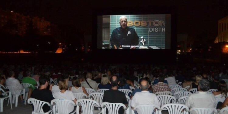 Disfruta del Cine Bajo las Estrellas: Los Mejores Cines de Verano al Aire Libre en Valencia