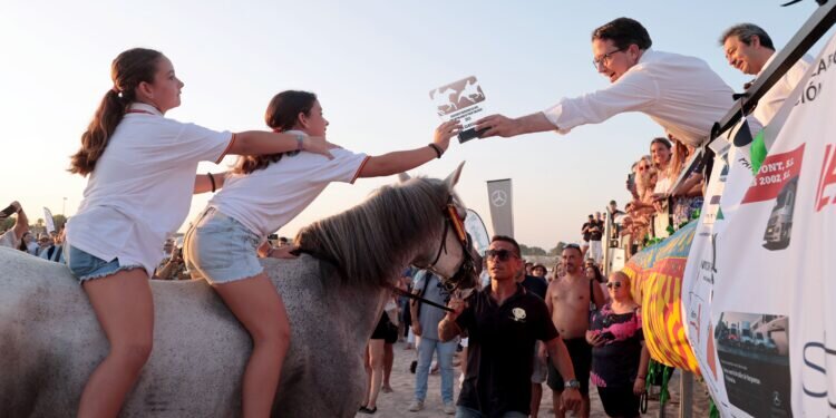 El caballo ‘Tro’ se alza como ganador de las ‘Corregudes de Joies’ de Pinedo 2023