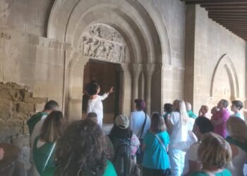 Éxito total de Antonia Buisán al mostrar el asoleo de San Lorenzo y el Santo Grial