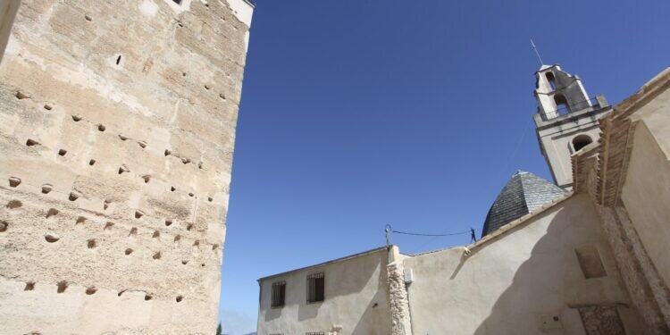 La Torre de Almudaina celebra el XIV aniversario de su apertura al público con una jornada de puertas abiertas