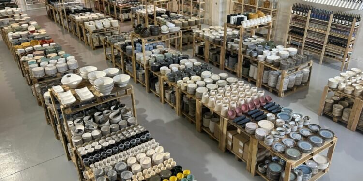 A Mercadoria: La Revolución Portuguesa de la Cerámica Llega a Meliana