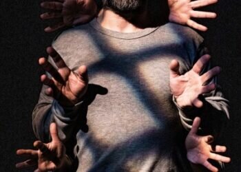 «Mosca» de Ártika CIA: Una Reflexión Profunda sobre el Bullying Llega a Valencia