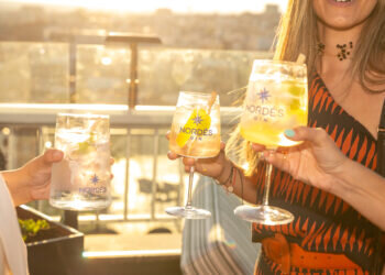 El tardeo ha llegado a Valencia con “Tardiñas” de Nordés Gin