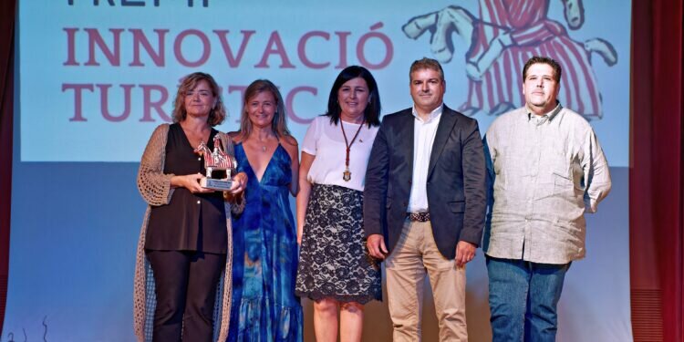 El Gremio de Horchateros de Alboraya recibe el Premio a la Innovación Turística por el impulso a la creación de ‘Alboraya – Artesanos de la Horchata’