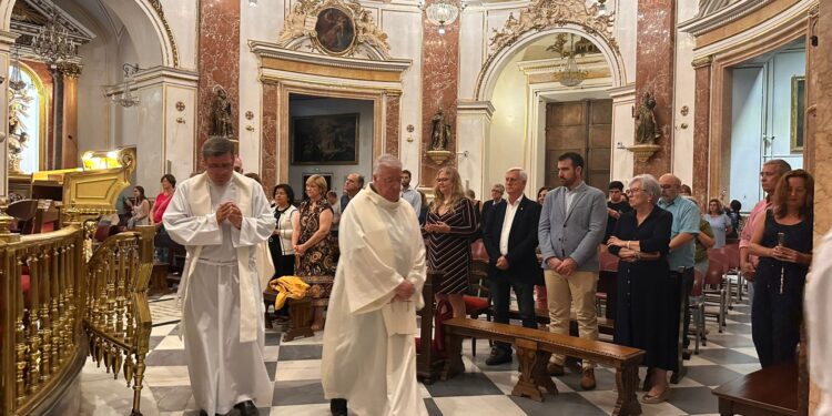 La Asociación Cultural El Camino del Santo Grial presente en la celebración de la Misa del Turismo en Valencia celebrada en la Basílica de los Desamparados