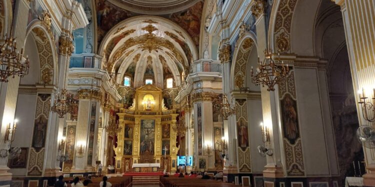 Cierre Emotivo de la VIII Semana Cultural El Camino del Santo Grial en Massamagrell con la Misa del Peregrino y Réplica del Santo Cáliz
