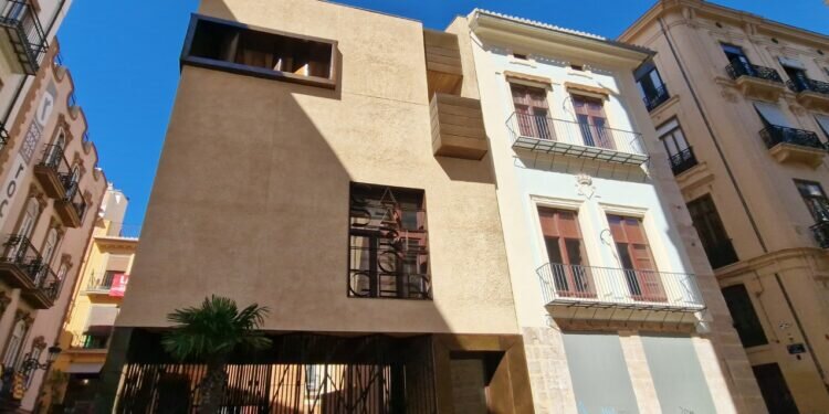 La Casa del Relojero en Valencia se Transformará en Oficina de Turismo y Centro de Recepción del Santo Cáliz