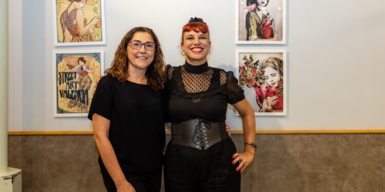 Las mujeres y el arte urbano se empoderan de la mano de La Nena Wapa en las Cervezas del Mercado de Colón