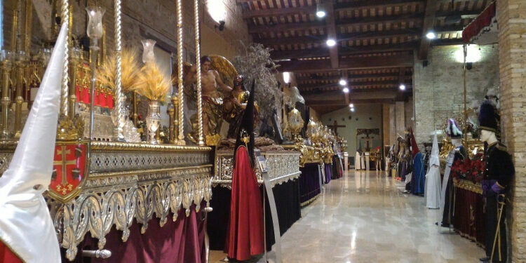 El Museo de la Semana Santa Marinera acoge la exposición de fotografías “Dolor i goig”