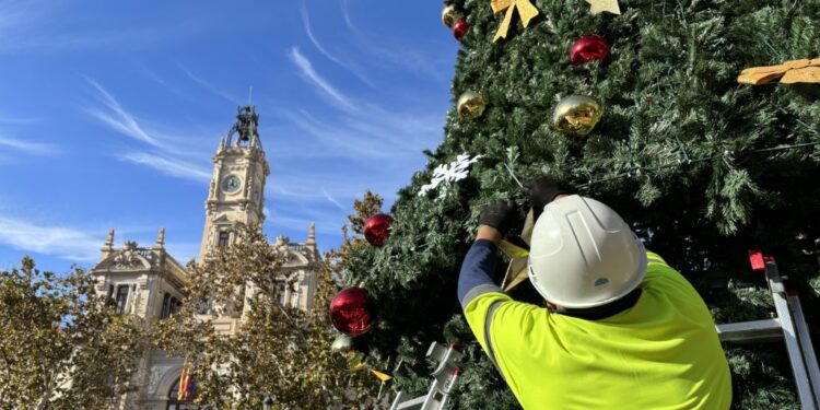 El Ayuntamiento de València destinará más de 615.000 euros para la decoración navideña