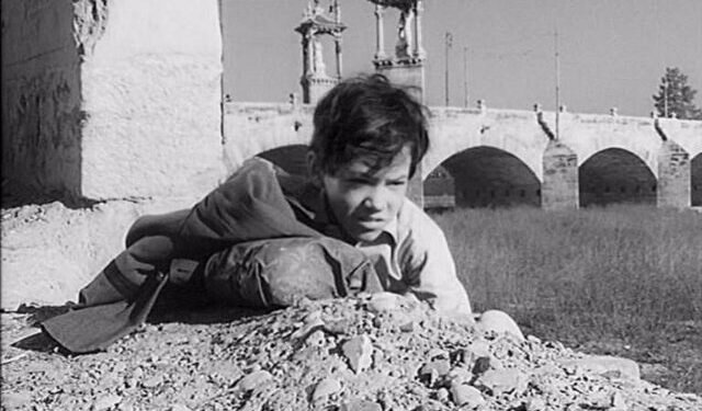 «El pequeño ladrón»: Un Documental que Revive el Rodaje de «El chico que robó un millón» en Valencia