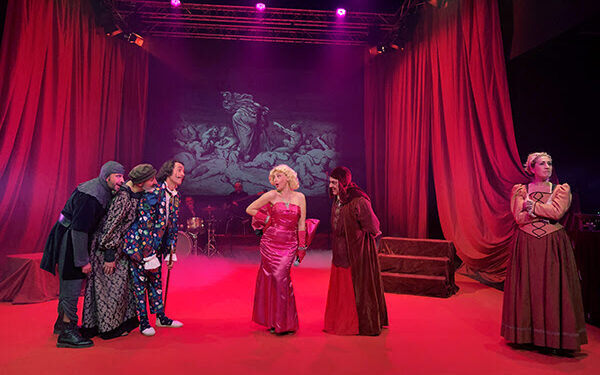 Sala Russafa propone la comedia como refugio y la sátira como medicina para entrar en el 2024 con una sonrisa