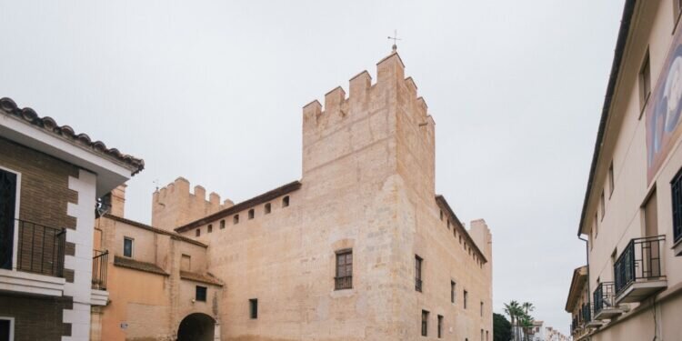 El Castillo-Palacio de Alacuás: Un Monumento Renacentista con Historia y Cultura