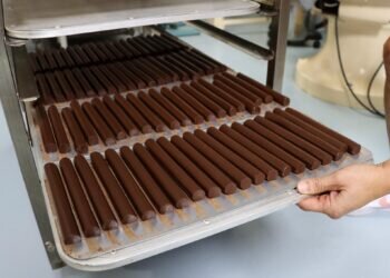 Torrent inaugura la Feria del Chocolate