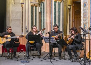 La federación de Folkore de la Comunidad Valenciana celebra en la beneficencia el xxix edición de Hivern a València