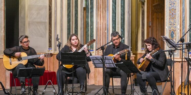 La federación de Folkore de la Comunidad Valenciana celebra en la beneficencia el xxix edición de Hivern a València