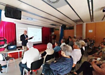 Éxito en la conferencia de la Dra. Ana Mafé García sobre el Santo Grial en el CMAMP CAMPANAR de Valencia